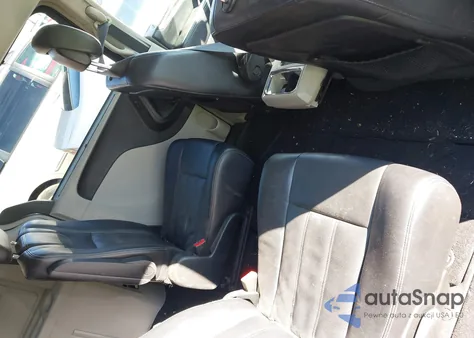 2015 Chrysler Town & Country Touring-L z USA, uszkodzony, nr VIN 2C4RC1CG9FR521097